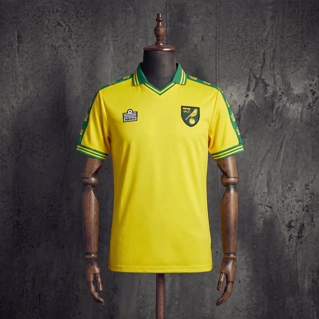 Norwich City Masculino 76/81 Retro - Torcedor — imagem 1