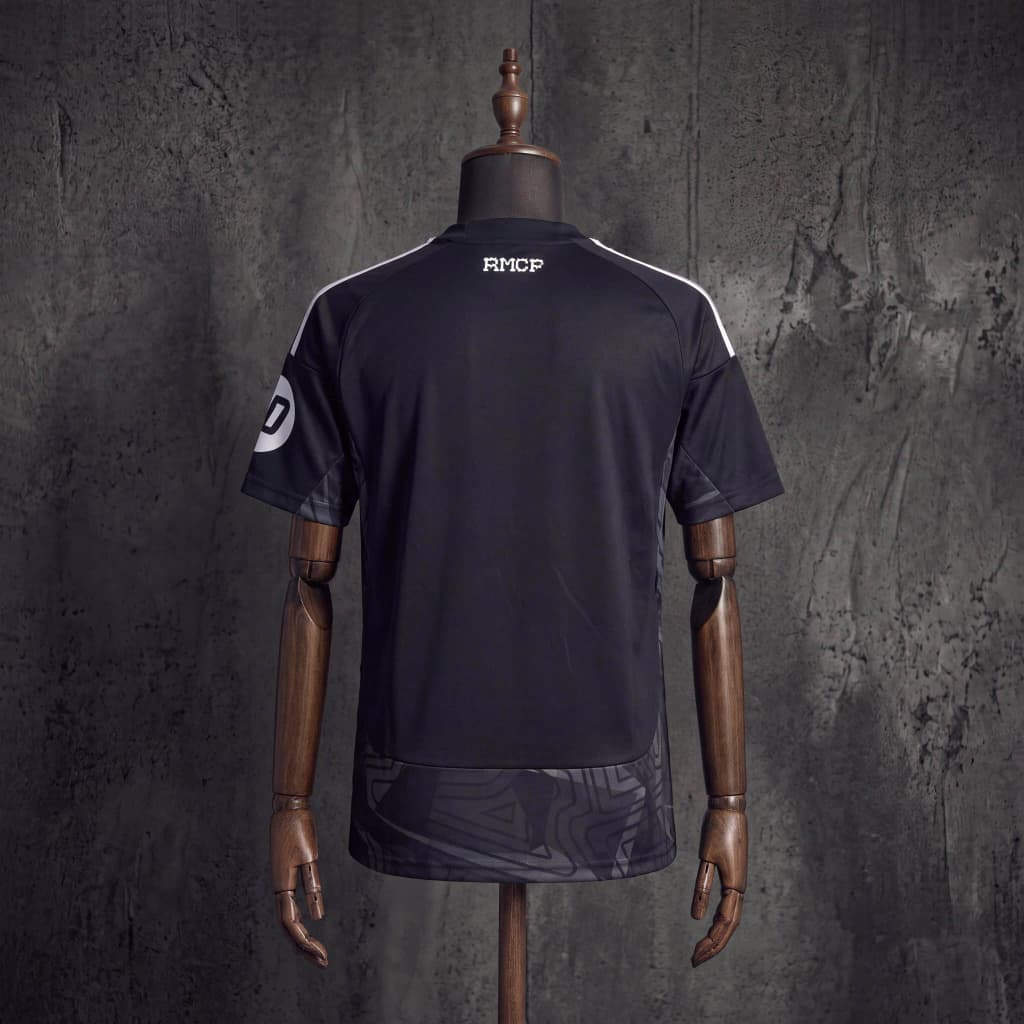 Real Madrid Masculino 26/27 Goalkeeper - Torcedor — imagem 2