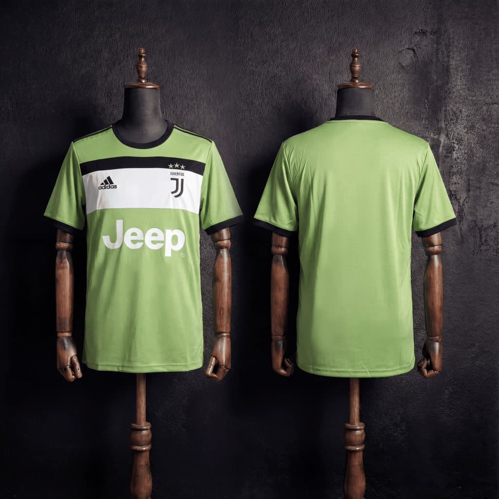 Juventus Masculino 17/18 Retro - Torcedor — imagem 1